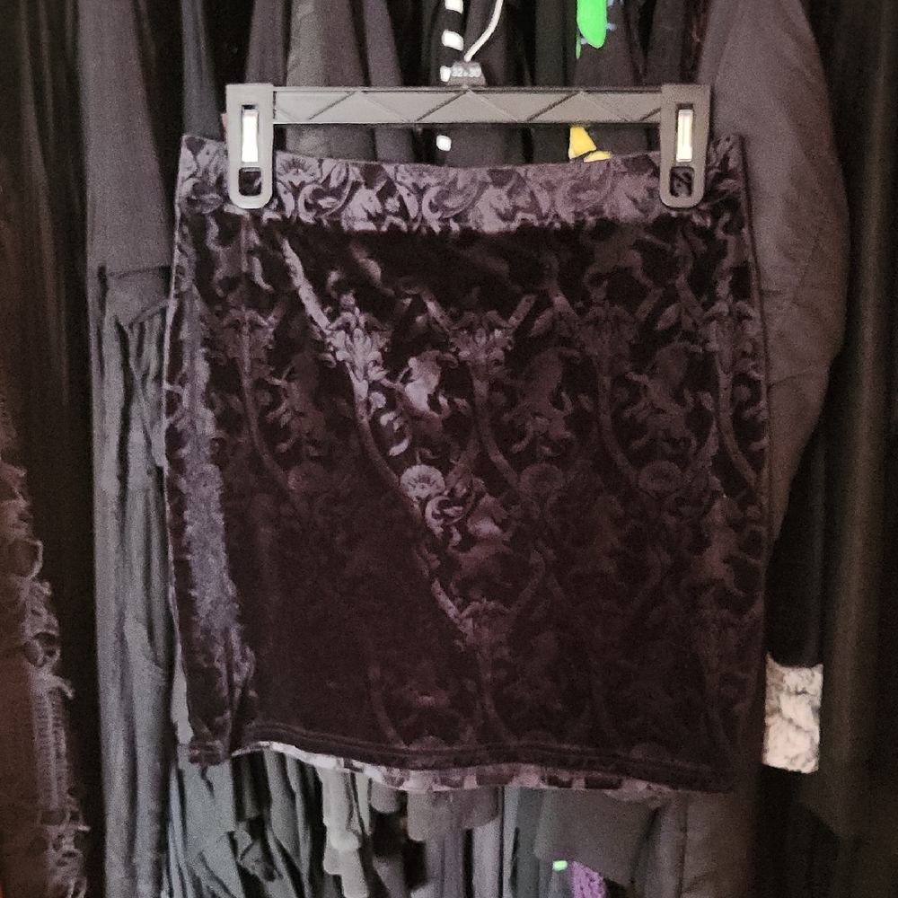 🖤black velvet mini skirt
